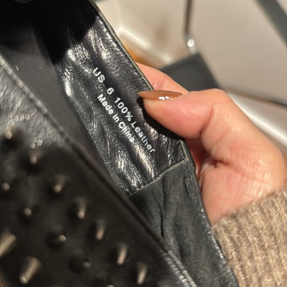 EUC UNIF Rare Chrome Spiked Hellraiser Leather Flats sz 6 - Picture 5 of 6